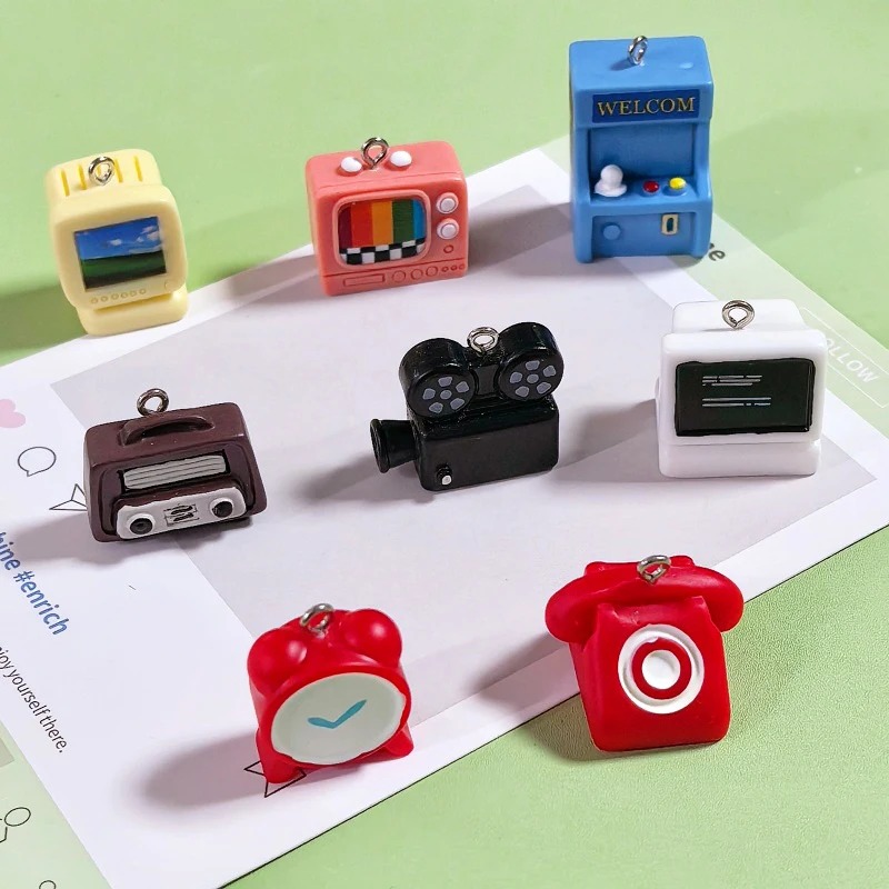 8 шт. 3D миниатюрные подвески  – обзор и цена Vintage Alarm Clock