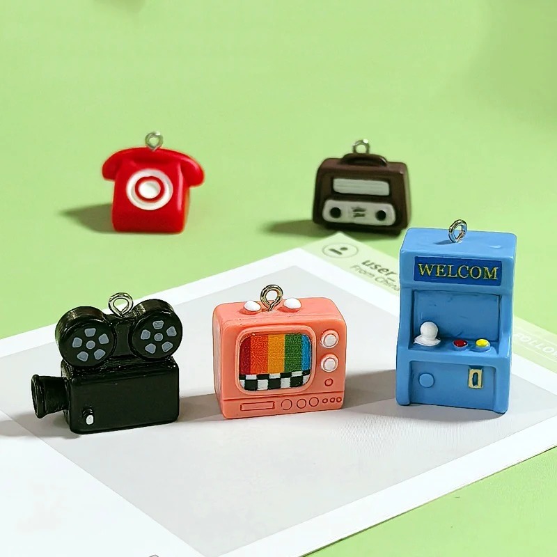 8 шт. 3D миниатюрные подвески  – обзор и цена Vintage Alarm Clock
